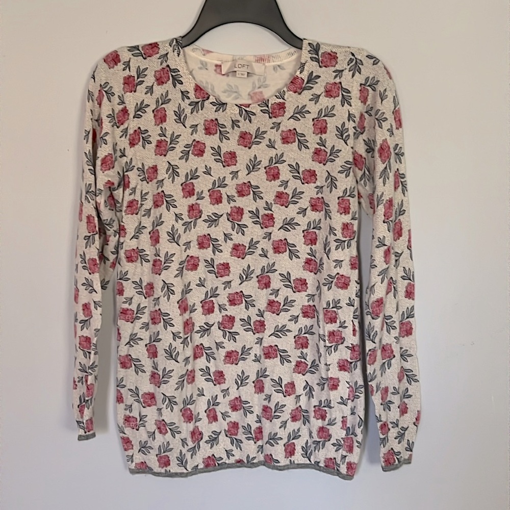 Loft Flower Women Sweater